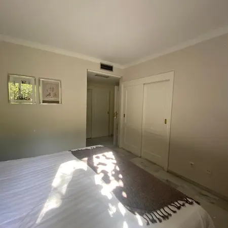 Apartment Rez De Jardin En Plein Coeur De Puerto Banus Marbella