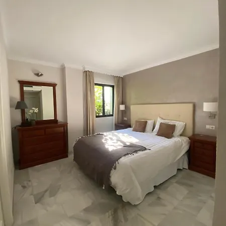 Apartment Rez De Jardin En Plein Coeur De Puerto Banus *