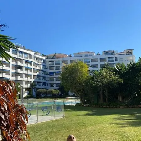 Rez De Jardin En Plein Coeur De Puerto Banus * Marbella