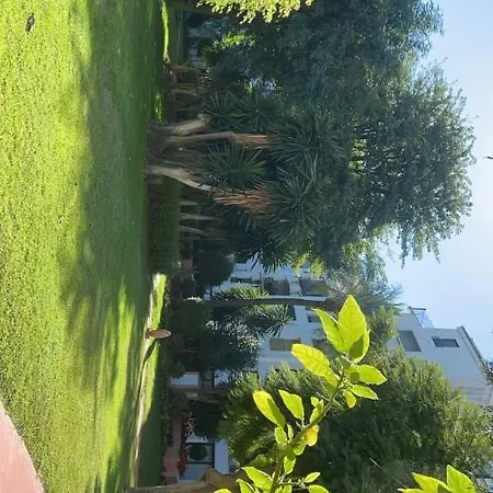 Rez De Jardin En Plein Coeur De Puerto Banus * Marbella