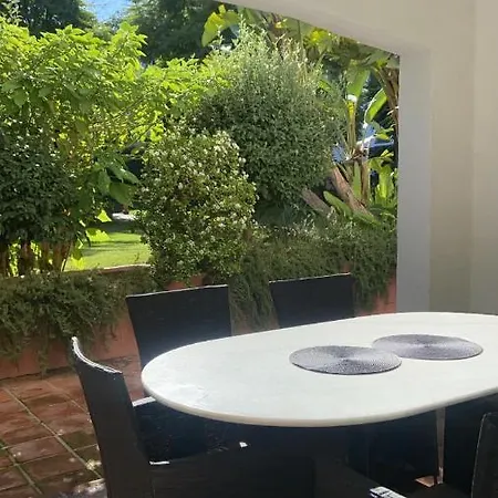 Apartment Rez De Jardin En Plein Coeur De Puerto Banus