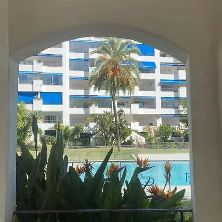 Apartment Rez De Jardin En Plein Coeur De Puerto Banus
